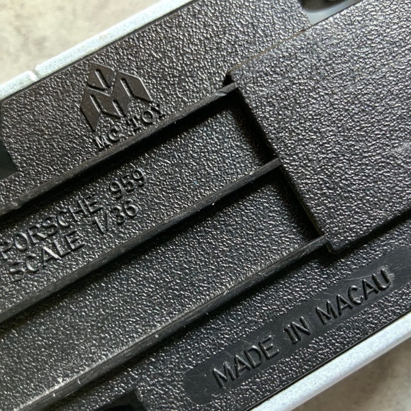 Porsche 959 1/36 Scale Toy Car - Picture 11 of 11